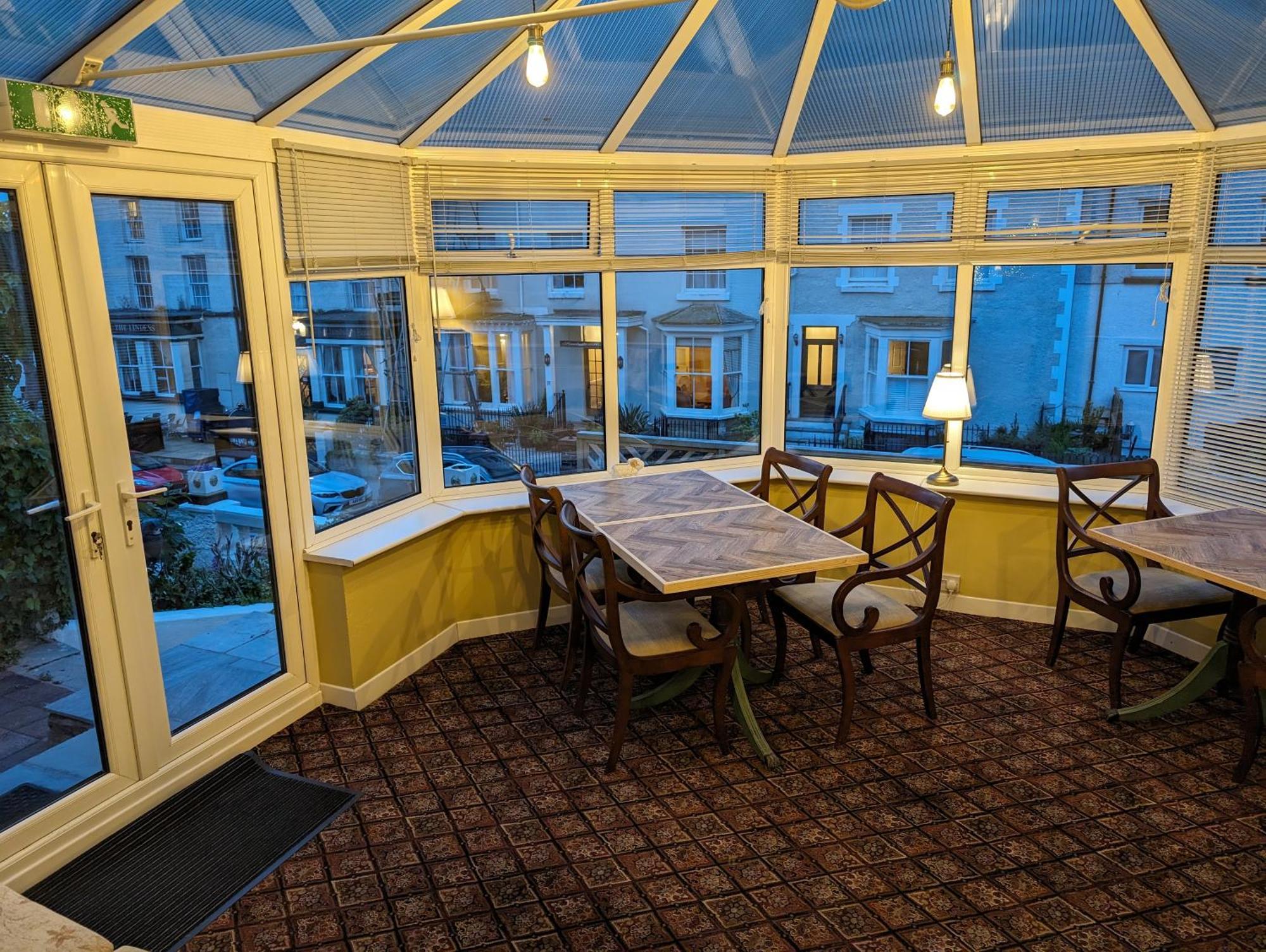 Bed and Breakfast The Chelsea Llandudno Exteriér fotografie
